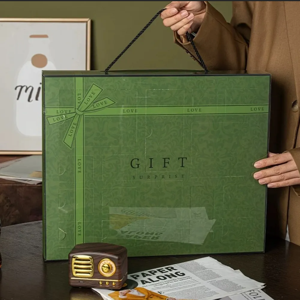 Surprise gift set: 15 perfume miniatures